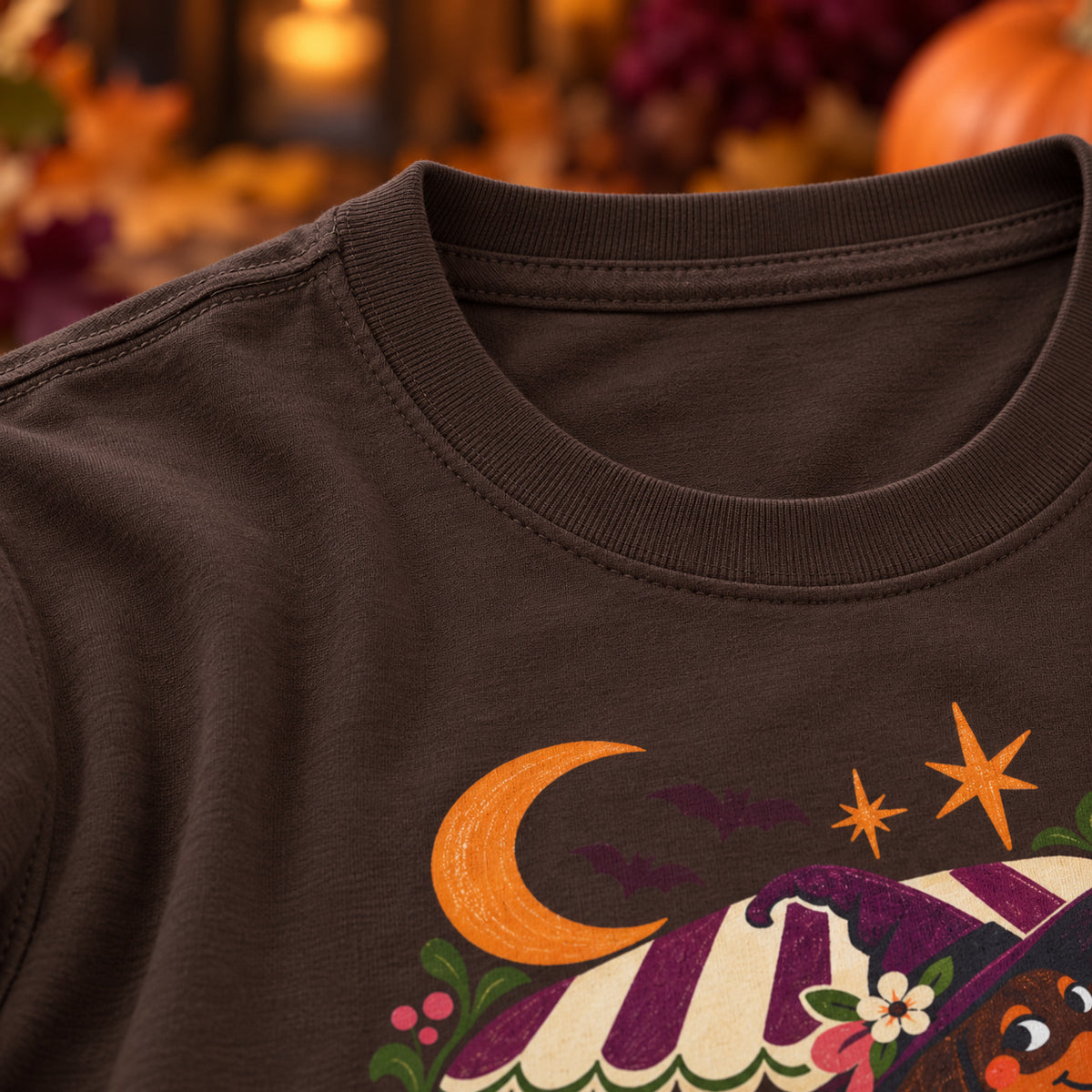 Mondlicht-Dackel T-Shirt – Halloween-Hexenmotiv