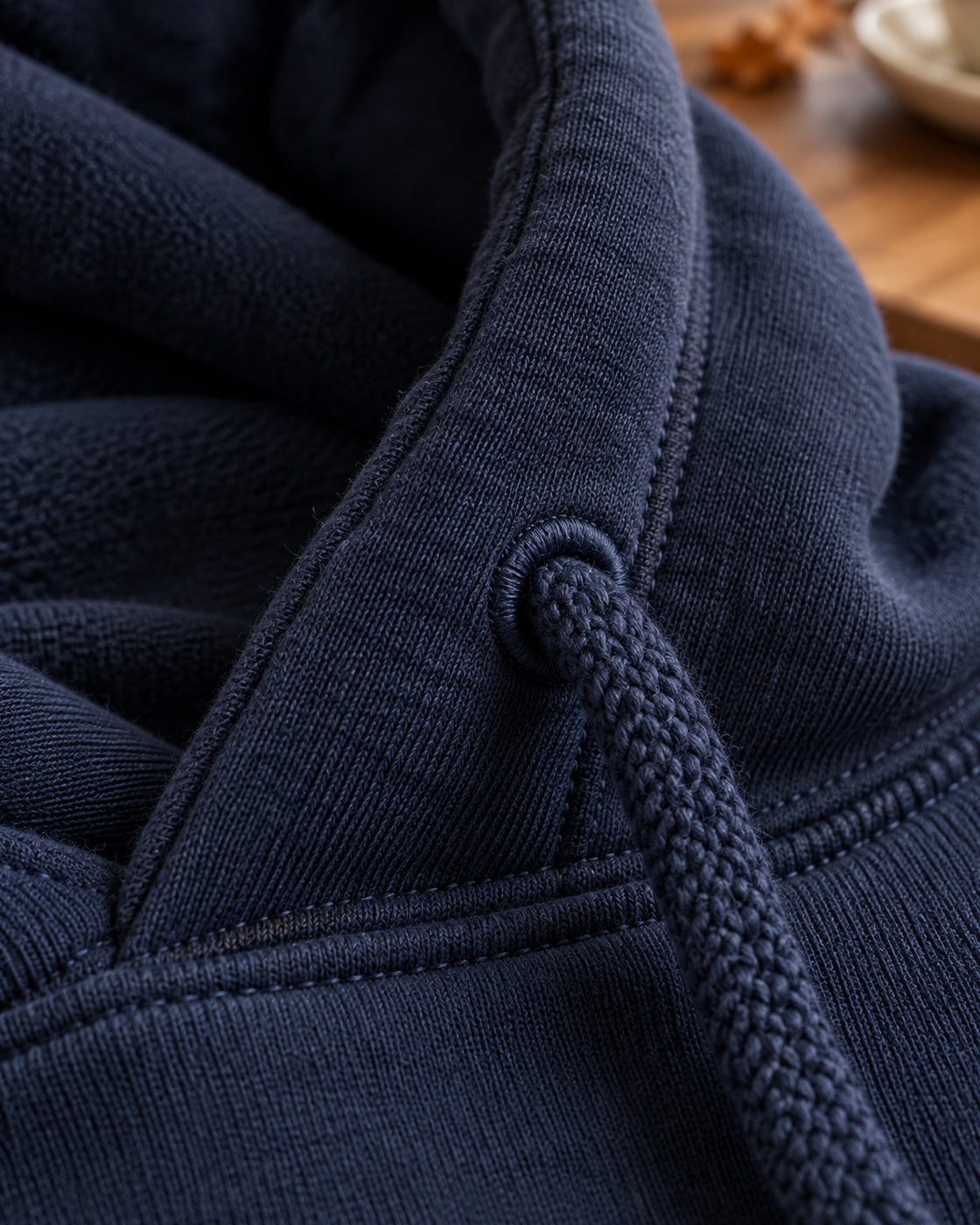Café-Dackel Hoodie – Minimalistische Linienzeichnung