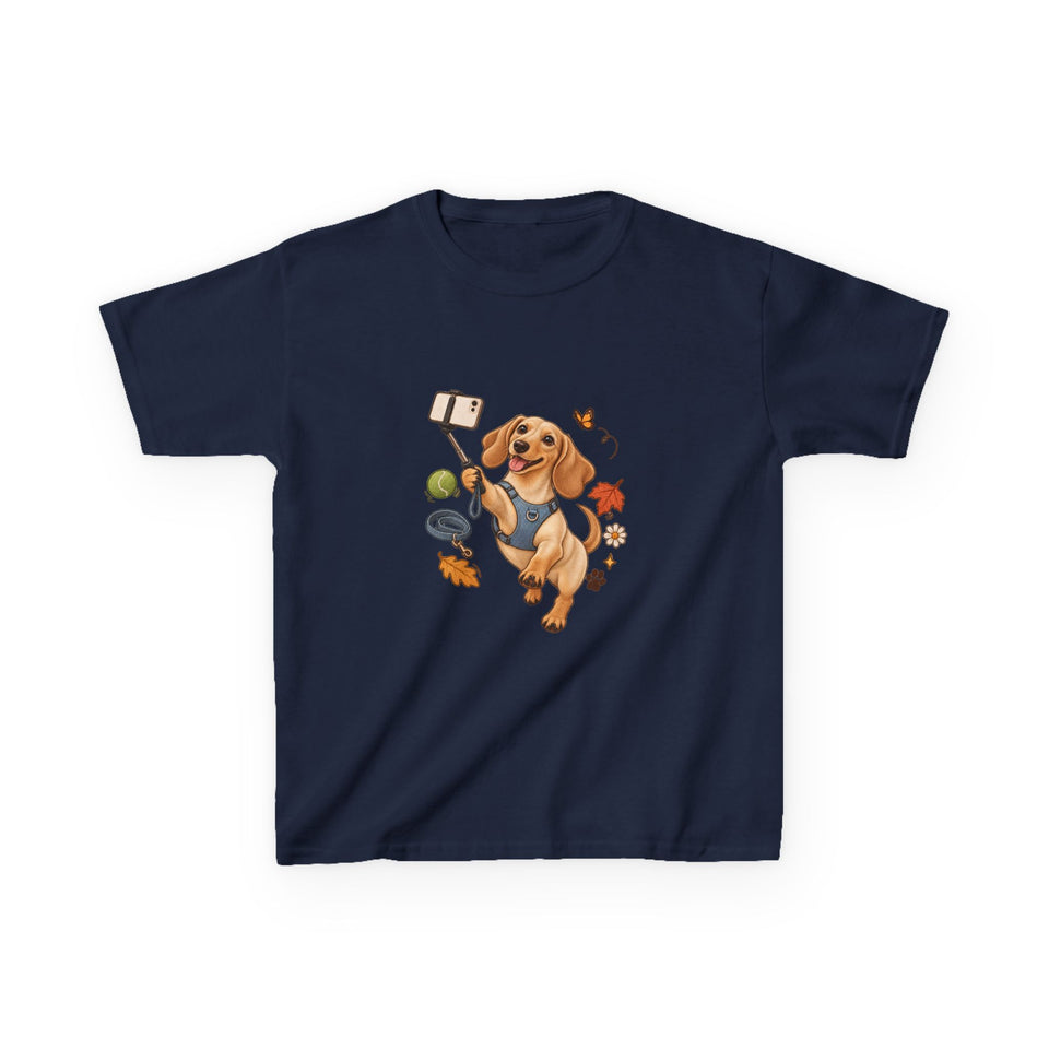 Selfie Dachshund Kids’ T-Shirt – Playful Everyday Design